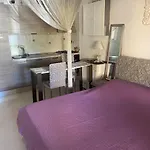 Bellacasa Di Mare, Club شقة