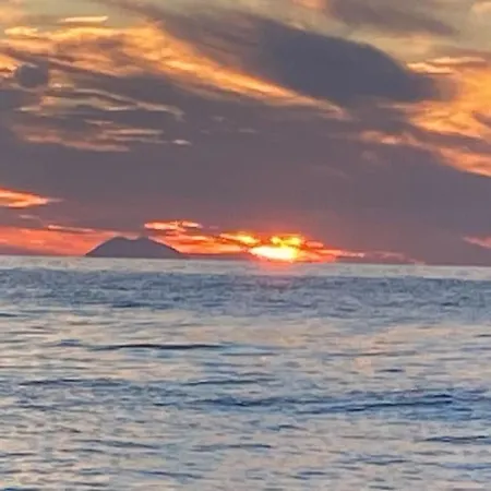 Bellacasa Di Mare, Club アパート