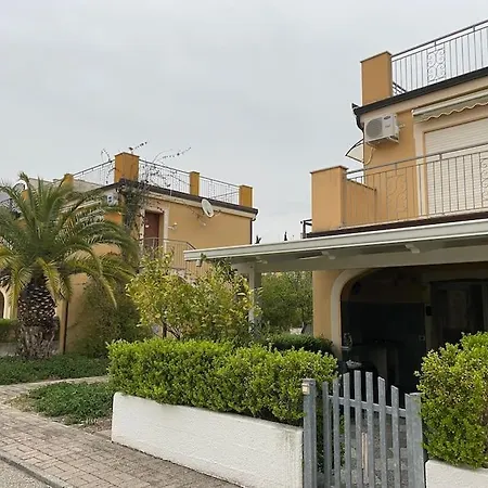 Bellacasa Di Mare, Club * פיצו