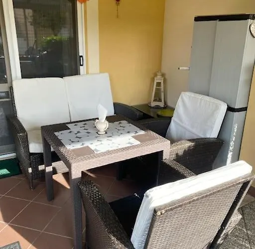 Bellacasa Di Mare, Club アパート