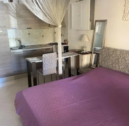 Bellacasa Di Mare, Club アパート